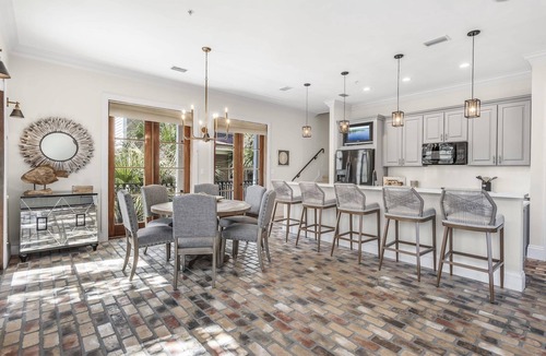 Baytowne Wharf Condo | Baytowne Wharf/Sandestin resort - steps to shopping, restaurants, events & fun!
