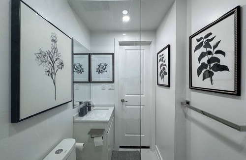 Richmond Hill House | Bayview Luxury Stay | 8 Beds for 16 Guests | Richmond Hill Townhouse