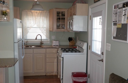 Ortley Beach Cottage | Beach Cottage Newark Ave Lavallette NJ. 1 block to beach. 3 night min.