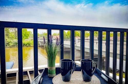 Wasaga Beach Apartment | Beach&Riverside/Prime Location!