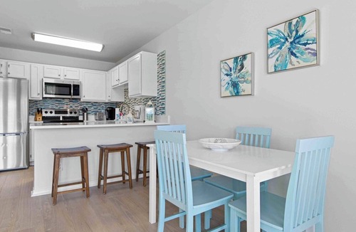 Crystal Beach Condo | Beach Vibes Destin Gem: 1BR Condo w/3 Beds