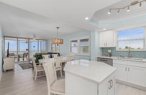Fort Myers Beach Apartment | Beach Villas # 306 condo