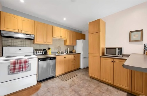 The Beaches Apartment | Beaches - 2BDR Townhouse