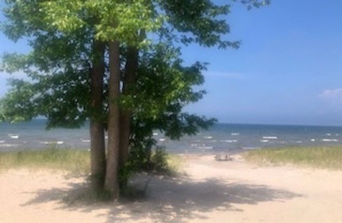 Wasaga Beach Cottage | BEACHFRONT COTTAGE IN WASAGA BEACH - SANDPIPER BEACH RESORT - COTTAGE # 6