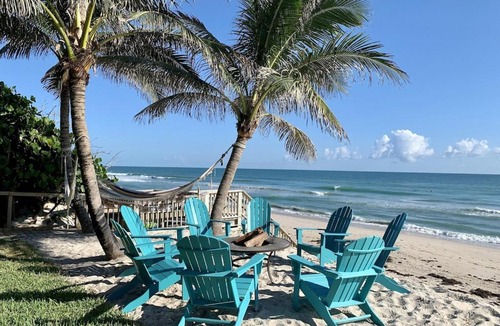 Floridana Beach House | Beachfront Paradise! GREAT FAMILY Vacation! SALTWATER HEATED POOL