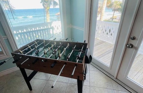 Floridana Beach House | Beachfront Paradise! GREAT FAMILY Vacation! SALTWATER HEATED POOL