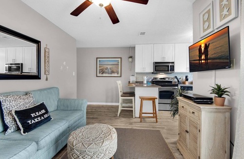 Destin Condo | 🌴Beachside in Destin-Pool-Ground Floor-2BR St. Martin Beachwalk Villas 112