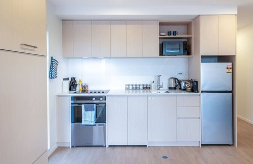 Christchurch House | Beachside Stay| Parking + EV Charger & Spa + Sauna