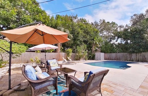 St. Petersburg House | Beachy Boho Home with Private Pool 10 min from Beach, 15 Min from Downtown