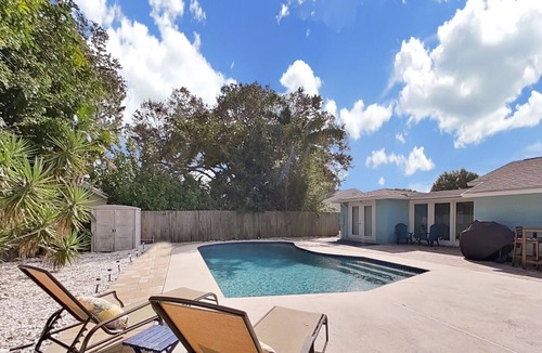 St. Petersburg House | Beachy Boho Home with Private Pool 10 min from Beach, 15 Min from Downtown