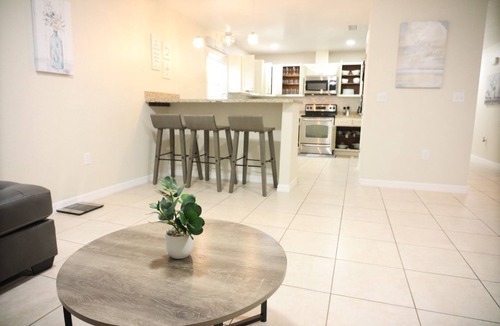 Lakeland House | Beachy Oasis Queen Bedroom with Shared Lavatory