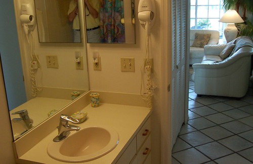 Lutz Condo | Beautiful 1br/1bath condo located in Paradise Lakes Clothing Optional Resort