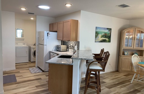 Duval House | Beautiful 2/2 Villa w/4 Seater Gas Golf Cart, BBQ Grill, and WiFi!
