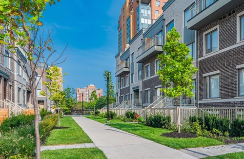 New Toronto Apartment | Beautiful 2BR 2WR Condo