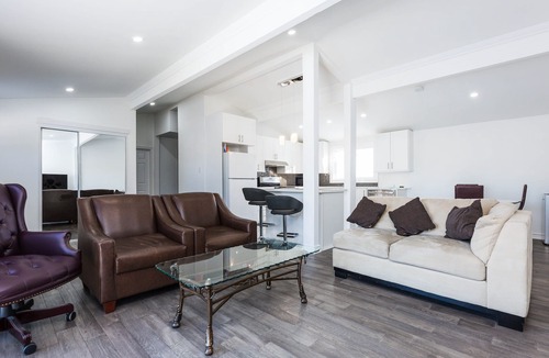Mono Cottage | Beautiful 3 bedroom cottage located in Mono