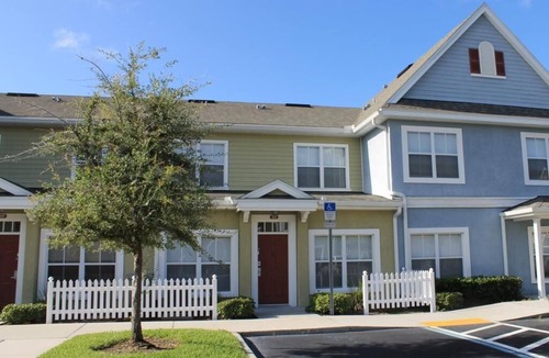 Venetian Bay Villages House | Beautiful 3 BR Townhome in Gated Community Close to All Attractions !