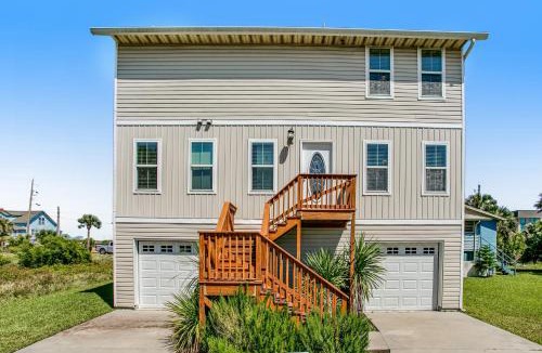 American Beach House | Beautiful 3-level home steps from the beach w/WiFi, washer/dryer, & central AC