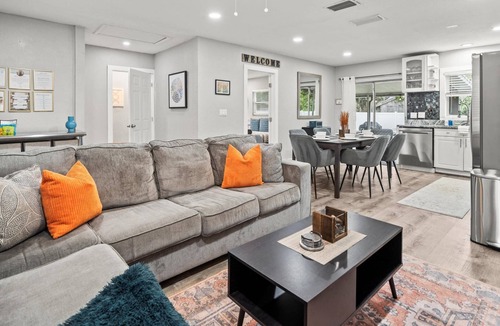 Terrace Park House | Beautiful 4BR Home w/New Patio |Well Appointed | Sleeps 10 |1 Mile to Gardens & Adventure Island