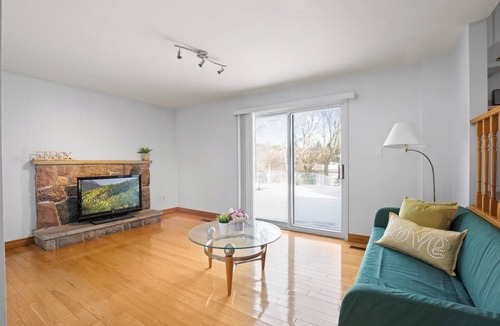 Agincourt North House | Beautiful 4BR House Peaceful Family Friendly