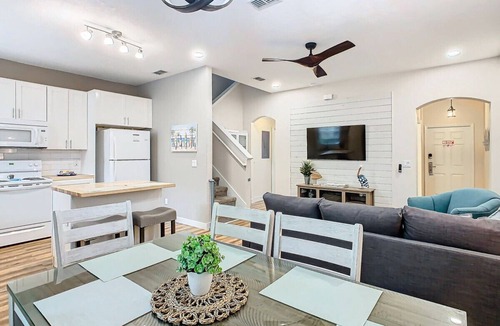 Wellington Apartment | Beautiful 4BR Townhome in Regal Palms Resort
