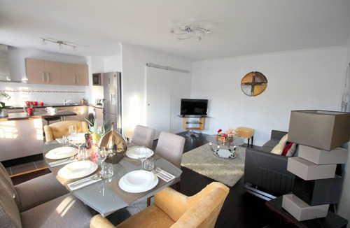 Serris Apartment | Beautiful apartment Val d'Europe, 10mn Disneyland (ELBE5)