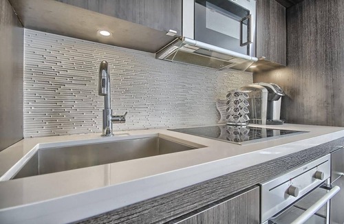 Bloor-Yorkville Apartment | Beautiful Apt. in Heart of Yorkville