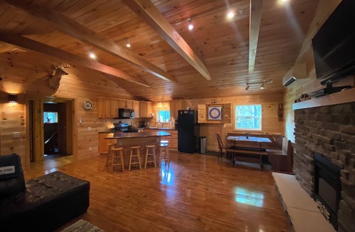 Centre Hall Cabin | Beautiful cabin 11 miles from Beaver Stadium. Enjoy an unplugged PSU weekend.
