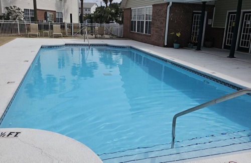 Indian Bayou Condo | Beautiful Clean and Spacious 3 bd 2 bth located .8 miles from the beach