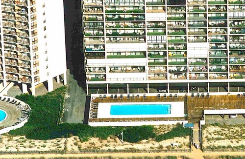 North Ocean City Condo | Beautiful Clean Condo On Beach &Bayview, steps to beach &pool. Full & Mini weeks