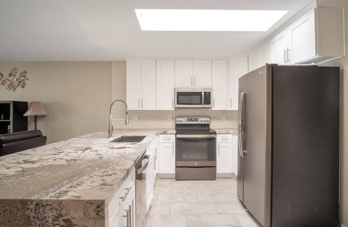 East Mesa House | Beautiful CLEAN Townhome in East Mesa - w/Community Heated Pool