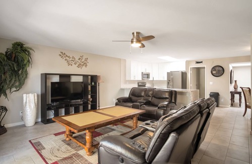 East Mesa House | Beautiful CLEAN Townhome in East Mesa - w/Community Heated Pool