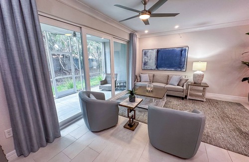 Naples Condo | Beautiful Coach Home Minutes from Marco Is.