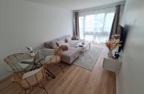 Livry-Gargan Apartment | Beautiful, cocooning apartment. Near Paris/C.D.G