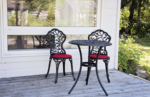 Wasaga Beach Cottage | Beautiful cozy cottage, few steps to a sandy semi-private beach,