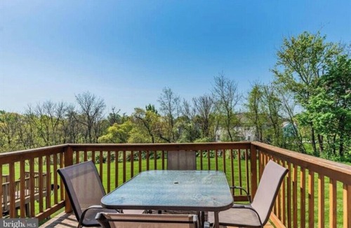 Harrisburg House | Beautiful family Townhome minutes to Hershey Park, Athletic Fields & Attractions