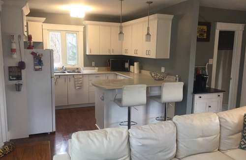 Strong Cottage | Beautiful four season cottage with free Wi-Fi