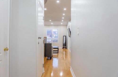 Brampton House | Beautiful Home by Toronto in Central Location