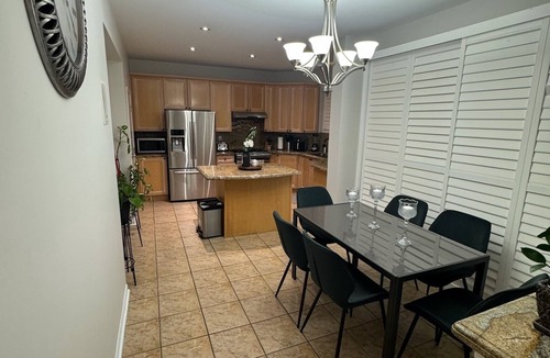 Brampton House | Beautiful home in Brampton