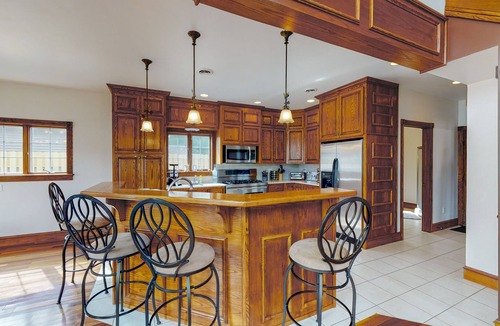 Hammondsport House | Beautiful home in protected cove on Keuka Lake with hot tub!