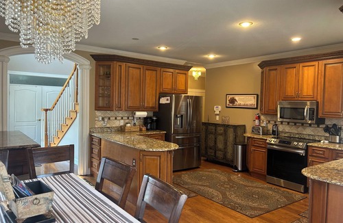 Lemont House | Beautiful Home in Happy Valley 2.2 Miles from Beaver Stadium