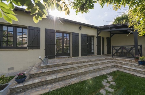 Vaires-sur-Marne House | Beautiful house with large garden near Paris and Disneyland