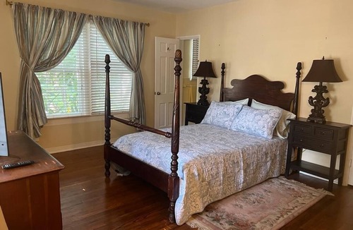 East Little Havana House | Beautiful house in top location Grove Park, Miami with free parking.