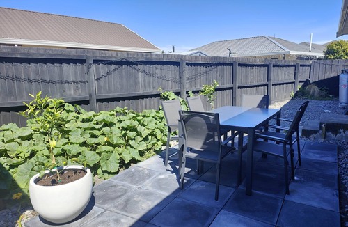 Christchurch House | Beautiful House w/Parking | 5 mins to Airport
