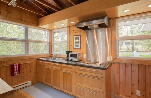 Kincardine Cottage | Beautiful Lake Front Cottage