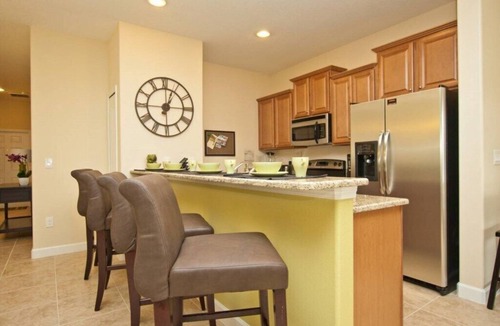 West Kissimmee House | BEAUTIFUL LAKE FRONT TOWNHOME ONLY STEPS FROM THE CLUBHOUSE! HARRY POTTER AND BRAVE KIDS THEME ROOM!