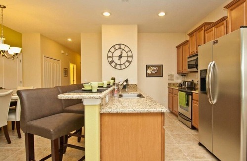 West Kissimmee House | BEAUTIFUL LAKE FRONT TOWNHOME ONLY STEPS FROM THE CLUBHOUSE! HARRY POTTER AND BRAVE KIDS THEME ROOM!