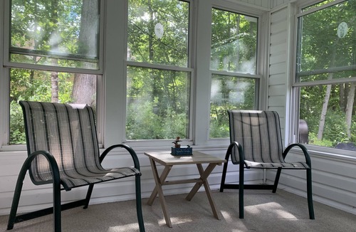 Mariaville House | Beautiful Lake House with Stunning Sunsets