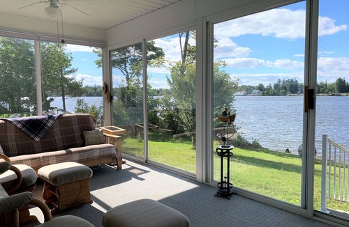 Mariaville House | Beautiful Lake House with Stunning Sunsets