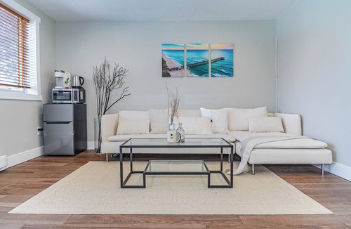 Lakeview Apartment | Beautiful Lakehome in City with Private Pool😍
