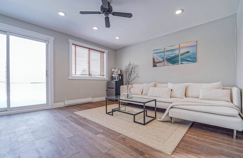 Lakeview Apartment | Beautiful Lakehome in City with Private Pool😍